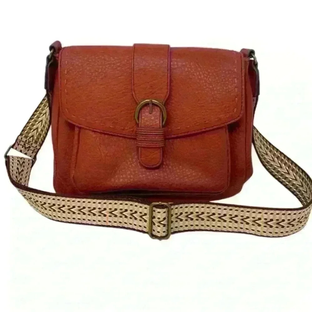 a.n.a medium PURSE W RED PEBBLED FAUX LEATHER TAN GUITAR STRAP - Picture 1 of 14